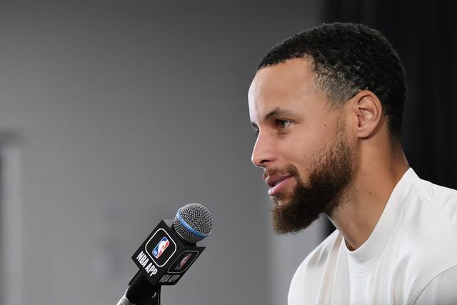 赛小样本里 赛小样本里